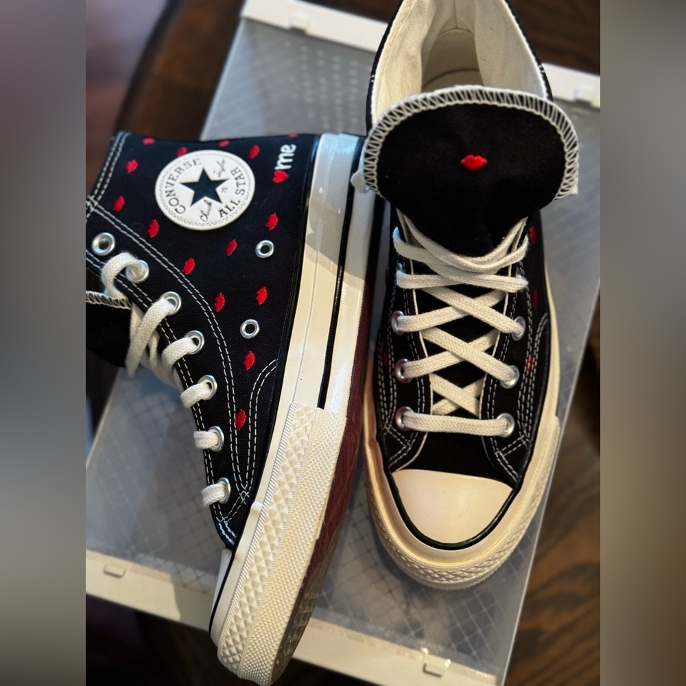 Converse Lip Valentines Edition